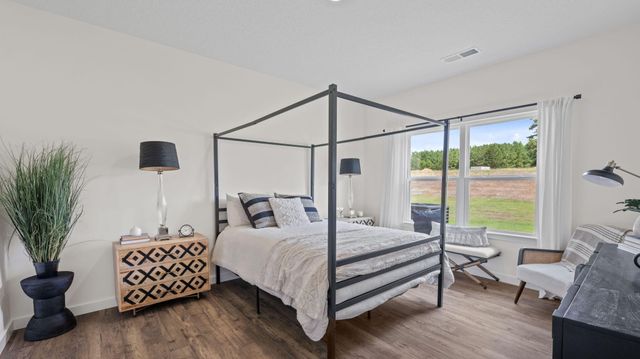 8483 Bright Water Dr, Ooltewah, TN 37363