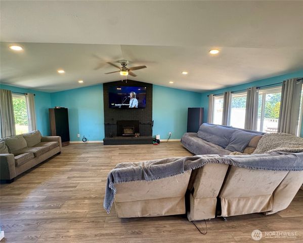 15625 11th Avenue NE, Arlington, WA 98223
