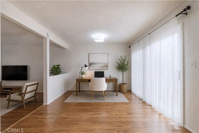 6746 Encino Avenue 2, Lake Balboa, CA 91406