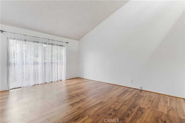 6746 Encino Avenue 2, Lake Balboa, CA 91406