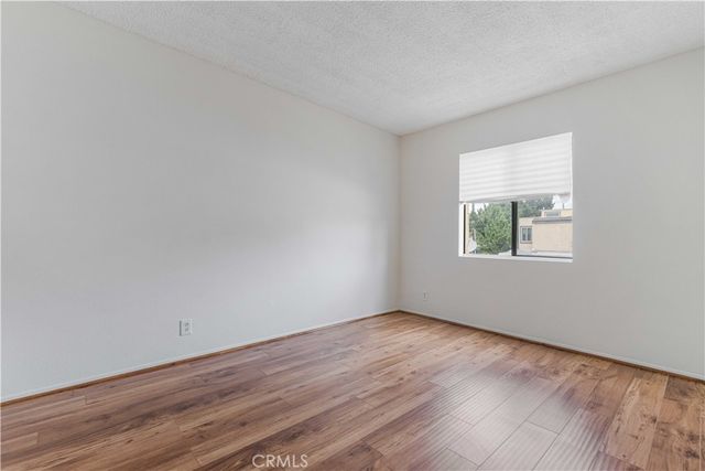 6746 Encino Avenue 2, Lake Balboa, CA 91406