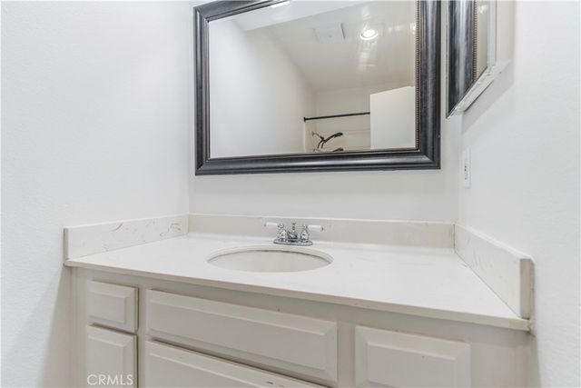6746 Encino Avenue 2, Lake Balboa, CA 91406