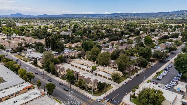 6746 Encino Avenue 2, Lake Balboa, CA 91406