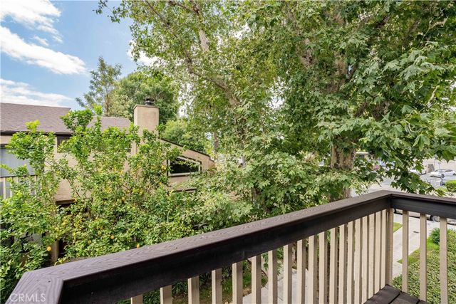 6746 Encino Avenue 2, Lake Balboa, CA 91406