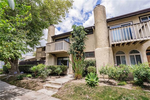6746 Encino Avenue 2, Lake Balboa, CA 91406
