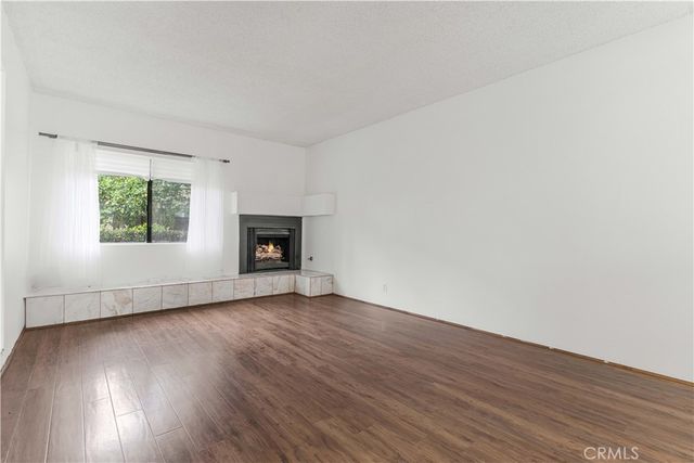 6746 Encino Avenue 2, Lake Balboa, CA 91406