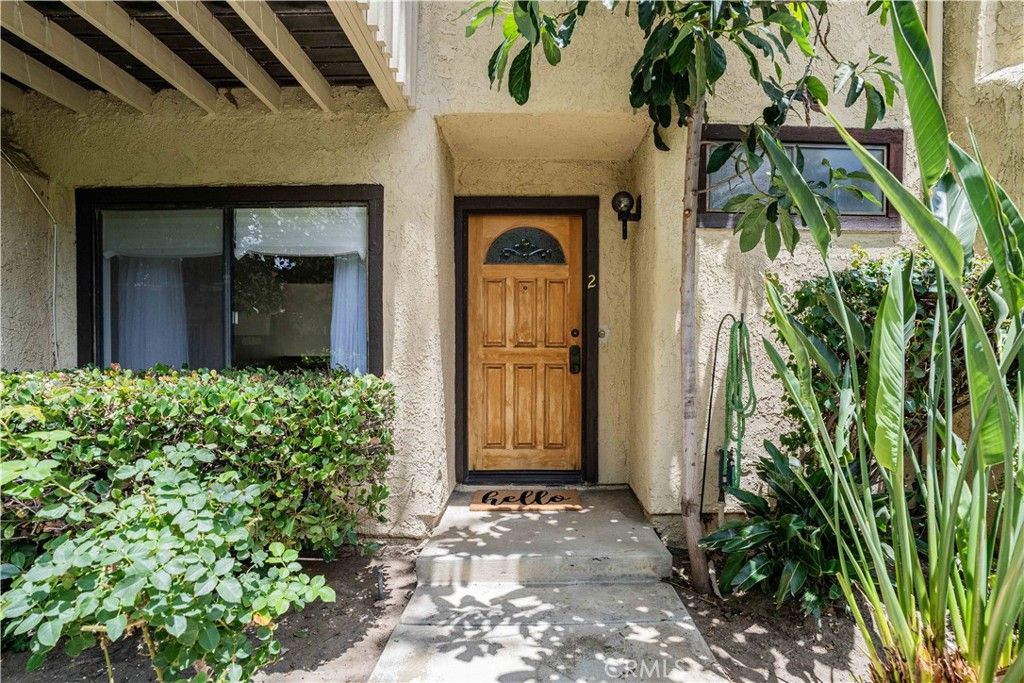 6746 Encino Avenue 2, Lake Balboa, CA 91406