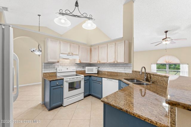 2215 Fallon Boulevard NE, Palm Bay, FL 32907