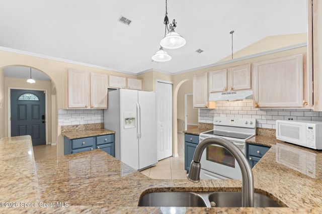 2215 Fallon Boulevard NE, Palm Bay, FL 32907