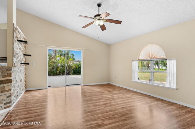 2215 Fallon Boulevard NE, Palm Bay, FL 32907