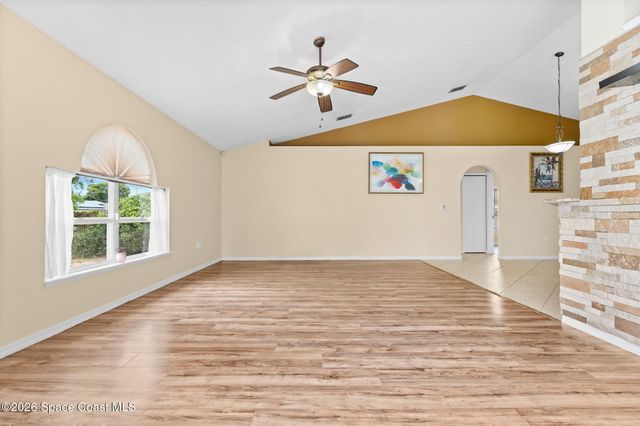 2215 Fallon Boulevard NE, Palm Bay, FL 32907
