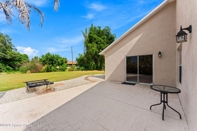 2215 Fallon Boulevard NE, Palm Bay, FL 32907