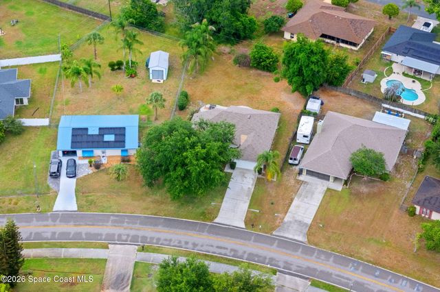 2215 Fallon Boulevard NE, Palm Bay, FL 32907