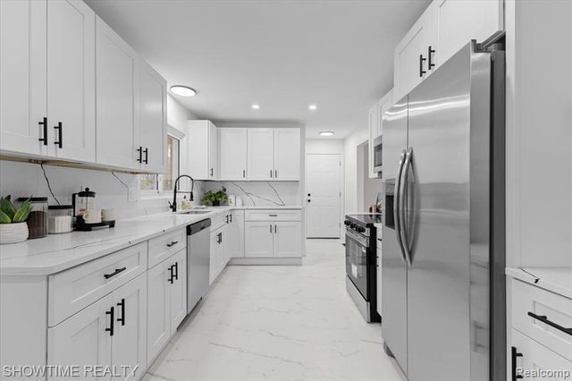 20204 Beechaven Street, Southfield, MI 48076