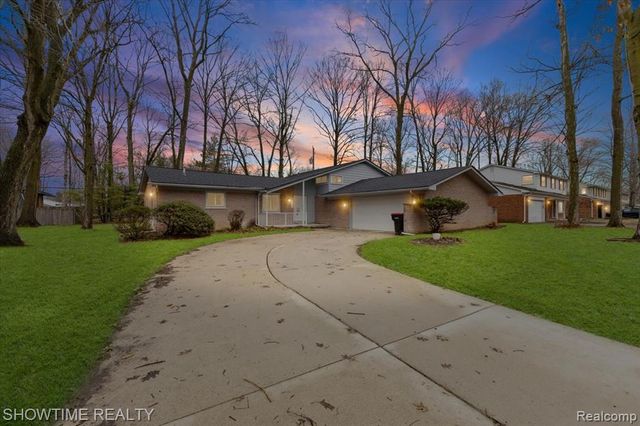 20204 Beechaven Street, Southfield, MI 48076