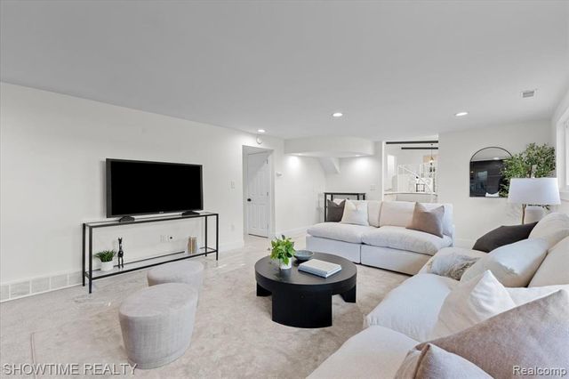 20204 Beechaven Street, Southfield, MI 48076