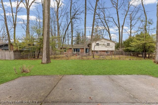 20204 Beechaven Street, Southfield, MI 48076