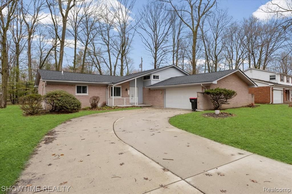 20204 Beechaven Street, Southfield, MI 48076