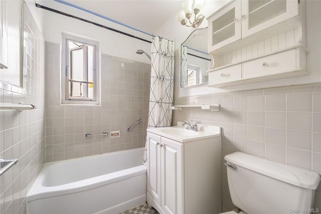 225-08 88th Avenue Upper, Queens Village, NY 11429