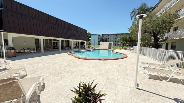 500 NE 2nd St 405, Dania Beach, FL 33004