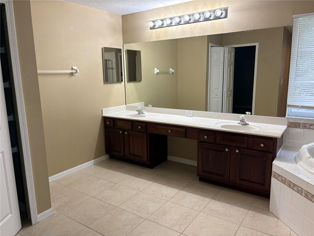 2830 PANKAW LANE, Valrico, FL 33596