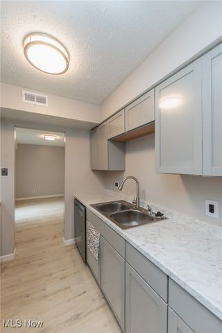 1625 Cedarwood Drive 218, Westlake, OH 44145