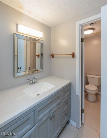 1625 Cedarwood Drive 218, Westlake, OH 44145