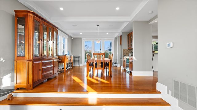 3 Doris Terrace, Newport, RI 02840