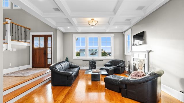 3 Doris Terrace, Newport, RI 02840