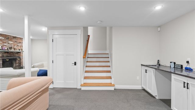 3 Doris Terrace, Newport, RI 02840