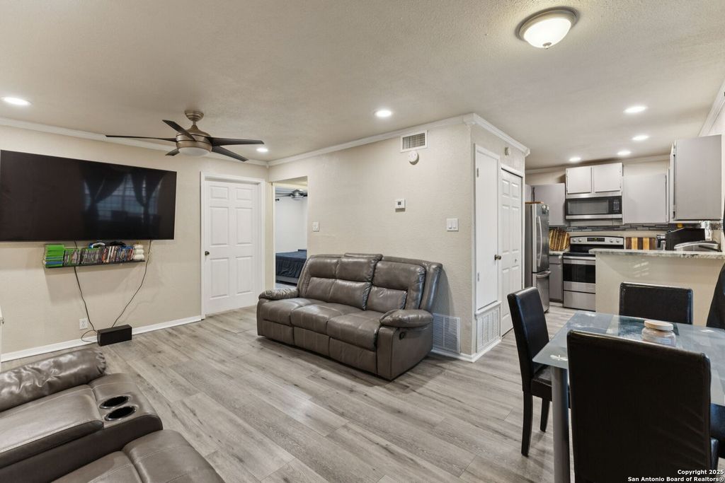 923 Vance Jackson Rd Apt 1507, San Antonio, TX 78201