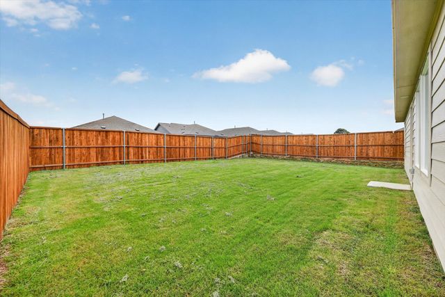 2051 Stable Lane, Aubrey, TX 76227