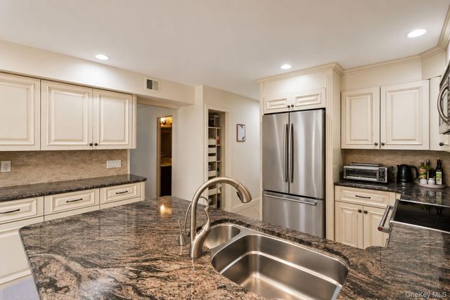 302 Vista Drive, Jericho, NY 11753