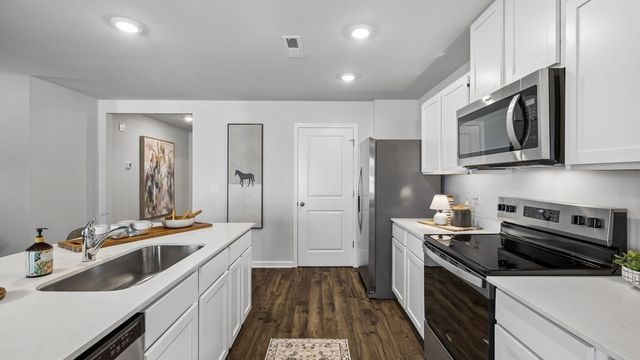 5018 Strawberry Place, White House, TN 37188