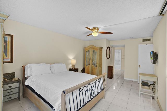 2800 N 46th Avenue A302, Hollywood, FL 33021