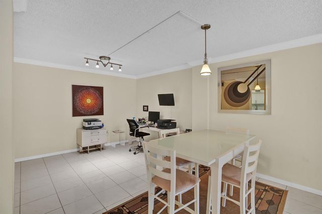 2800 N 46th Avenue A302, Hollywood, FL 33021