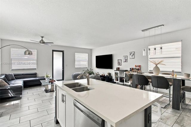 3419 W 109th Place, Hialeah, FL 33018