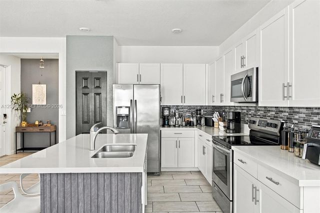 3419 W 109th Place, Hialeah, FL 33018