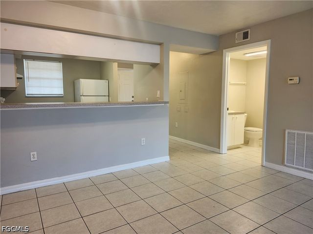 621 SW 47th TER 103, Cape Coral, FL 33914