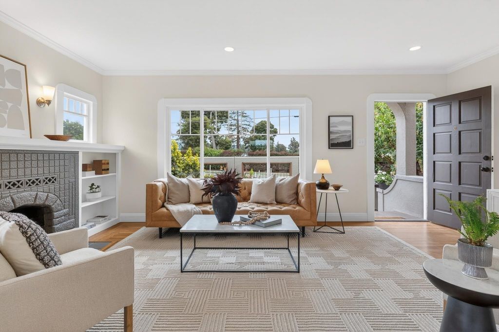 Image 11 of property listing at 3081 3081 23rd Avenue, Oakland, CA 94602