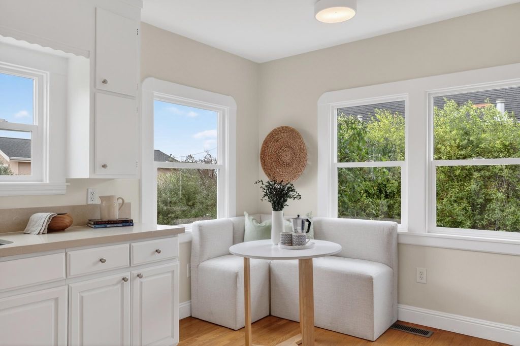 Image 23 of property listing at 3081 3081 23rd Avenue, Oakland, CA 94602