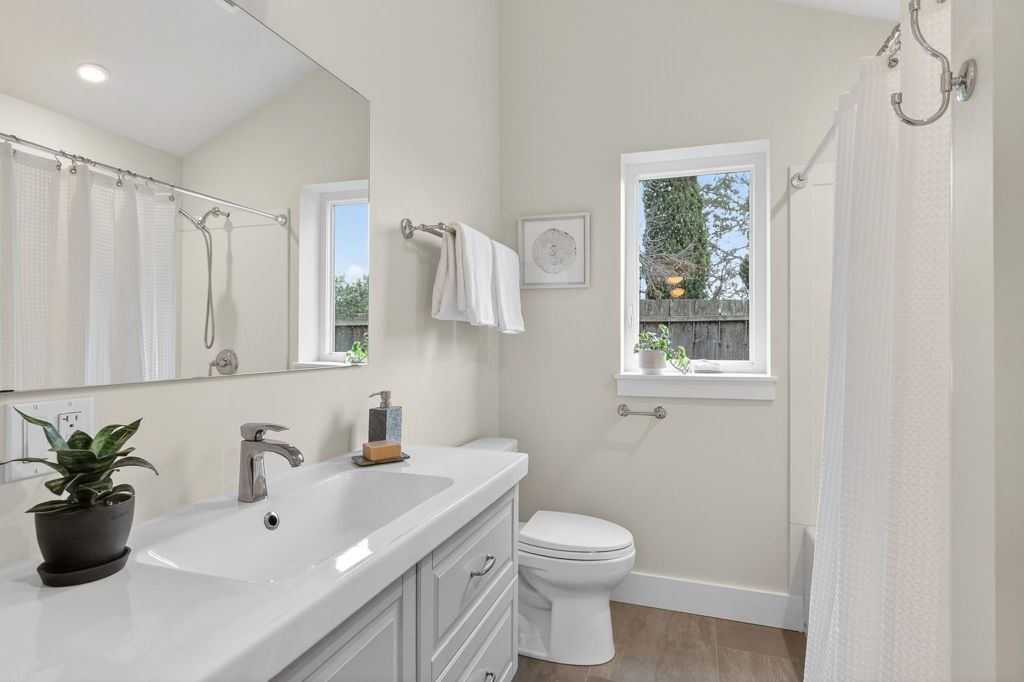 Image 52 of property listing at 3081 3081 23rd Avenue, Oakland, CA 94602