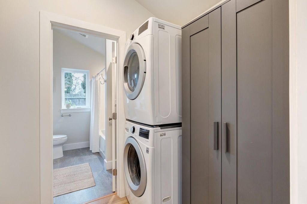 Image 53 of property listing at 3081 3081 23rd Avenue, Oakland, CA 94602