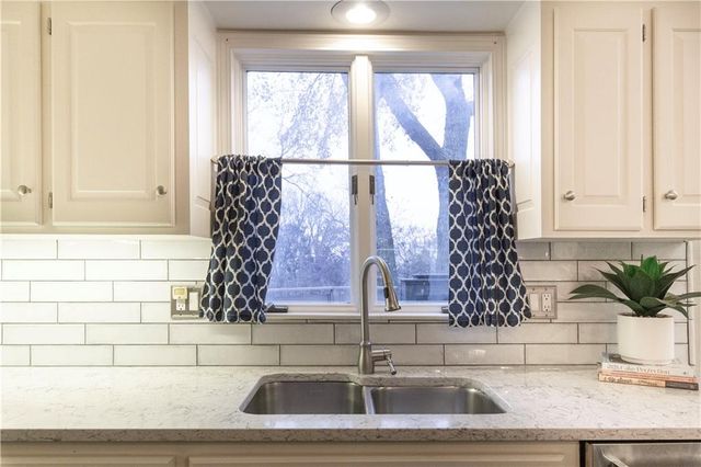 9732 W 115th Street, Overland Park, KS 66210