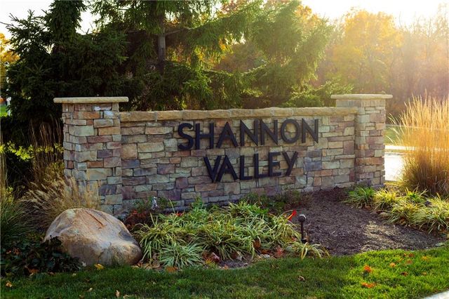 9732 W 115th Street, Overland Park, KS 66210