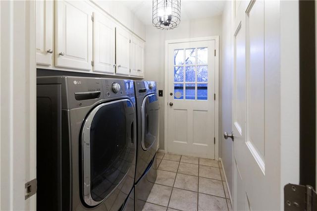 9732 W 115th Street, Overland Park, KS 66210