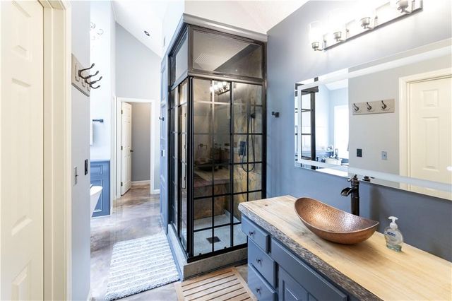 9732 W 115th Street, Overland Park, KS 66210