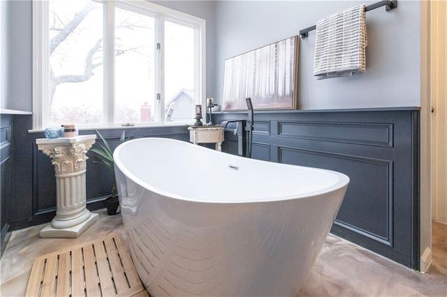 9732 W 115th Street, Overland Park, KS 66210