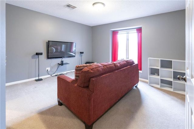 9732 W 115th Street, Overland Park, KS 66210