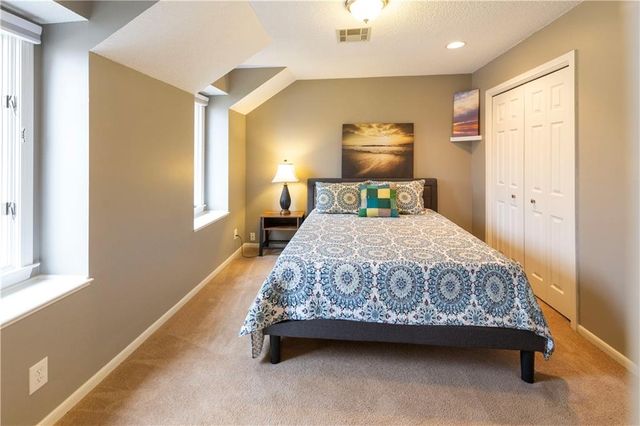 9732 W 115th Street, Overland Park, KS 66210